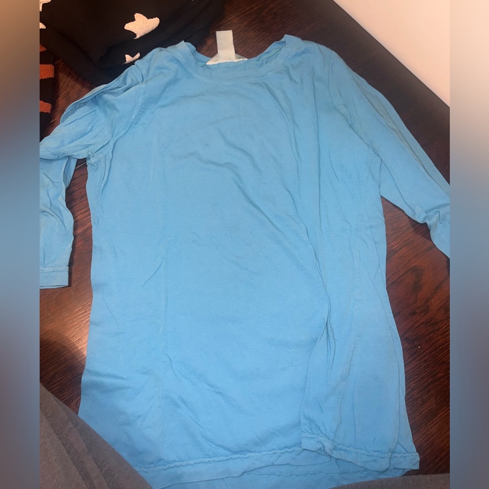 Hard Tail Sky Blue Long Sleeve Top •note the bottom right has tiny whole